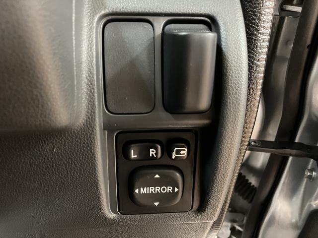 ハイゼットカーゴクルーズリミテッド/走行1.1万キロ/車検整備渡し/1年保証走行1.1万キロ/ナビ/Bluetooth/ドラレコ/ETC/車検整備渡し/1年間走行距離無制限保証/パワーウインドウ/電動格納ミラー/キーレス/オーバーヘッドシェルフ/トップシェイドガラス/(大阪府)の中古車