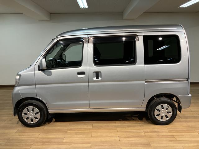 ハイゼットカーゴクルーズリミテッド/走行1.1万キロ/車検整備渡し/1年保証走行1.1万キロ/ナビ/Bluetooth/ドラレコ/ETC/車検整備渡し/1年間走行距離無制限保証/パワーウインドウ/電動格納ミラー/キーレス/オーバーヘッドシェルフ/トップシェイドガラス/(大阪府)の中古車