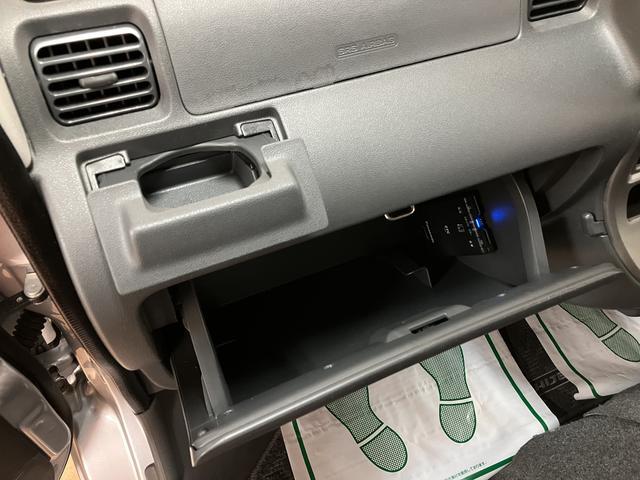 ハイゼットカーゴクルーズリミテッド/走行1.1万キロ/車検整備渡し/1年保証走行1.1万キロ/ナビ/Bluetooth/ドラレコ/ETC/車検整備渡し/1年間走行距離無制限保証/パワーウインドウ/電動格納ミラー/キーレス/オーバーヘッドシェルフ/トップシェイドガラス/(大阪府)の中古車