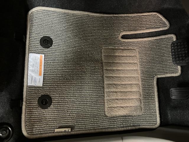 ミライースＬ　ＳＡ／走行１．１万ｋｍ／ＣＤチューナー／キーレス１年間走行距離無制限保証／走行１．１万ｋｍ／ＣＤチューナー／マニュアルエアコン／キーレスエントリー／ハロゲンヘッドライト／マット／バイザー／車検整備渡し（大阪府）の中古車