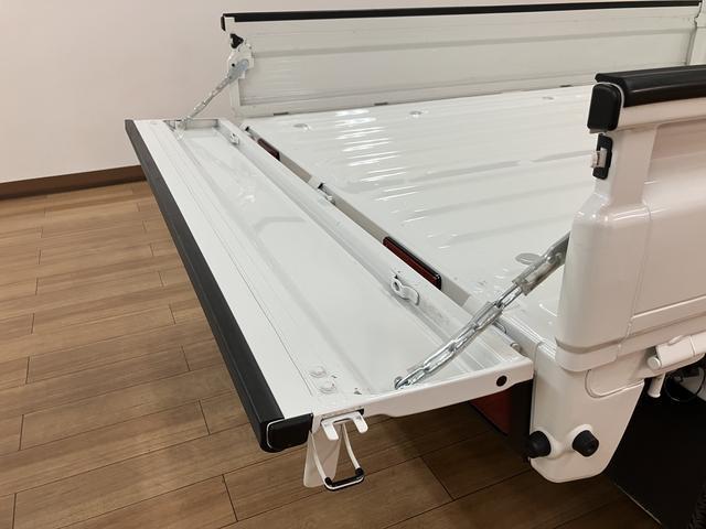 ハイゼットトラックエクストラ／走行１．１万ｋｍ／純正ナビ／前ドラレコ／ＥＴＣ新車保証継承／走行１．１万ｋｍ／純正ナビ（ＮＭＺＬ−Ｗ７２Ｄ）／ＣＤ／ＤＶＤ／Ｂｌｕｅｔｏｏｔｈ／前ドラレコ／ＥＴＣ／ＬＥＤヘッドライト・フォグランプ／キーフリー／電動格納ドアミラー／ＵＳＢソケット（大阪府）の中古車