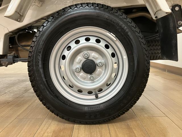 ハイゼットトラックエクストラ／走行１．１万ｋｍ／純正ナビ／前ドラレコ／ＥＴＣ新車保証継承／走行１．１万ｋｍ／純正ナビ（ＮＭＺＬ−Ｗ７２Ｄ）／ＣＤ／ＤＶＤ／Ｂｌｕｅｔｏｏｔｈ／前ドラレコ／ＥＴＣ／ＬＥＤヘッドライト・フォグランプ／キーフリー／電動格納ドアミラー／ＵＳＢソケット（大阪府）の中古車