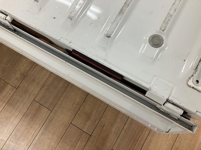 ハイゼットトラックスタンダード／ＡＭ・ＦＭラジオ／ＥＴＣ／オートライト走行４．６万ｋｍ／ＡＭ・ＦＭラジオ／ＥＴＣ／ハロゲンヘッドライト／オートライト／オートハイビーム／助手席エアバック／コーナーセンサー／マット／バイザー／マニュアルエアコン（大阪府）の中古車