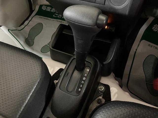 ハイゼットトラックスタンダード／ＡＭ・ＦＭラジオ／ＥＴＣ／オートライト走行４．６万ｋｍ／ＡＭ・ＦＭラジオ／ＥＴＣ／ハロゲンヘッドライト／オートライト／オートハイビーム／助手席エアバック／コーナーセンサー／マット／バイザー／マニュアルエアコン（大阪府）の中古車