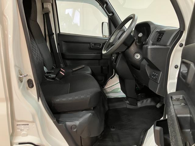 ハイゼットカーゴＤＸ　令和４年式／走行２．３万キロ／車検整備付き令和４年式／走行２．３万キロ／車検整備付き／ＡＭ／ＦＭラジオ／２ＷＤ／ＣＶＴ／運転席助手席パワーウィンド／キーレスエントリー（大阪府）の中古車