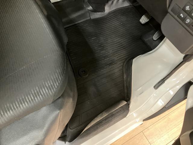 ハイゼットカーゴＤＸ　令和４年式／走行２．３万キロ／車検整備付き令和４年式／走行２．３万キロ／車検整備付き／ＡＭ／ＦＭラジオ／２ＷＤ／ＣＶＴ／運転席助手席パワーウィンド／キーレスエントリー（大阪府）の中古車