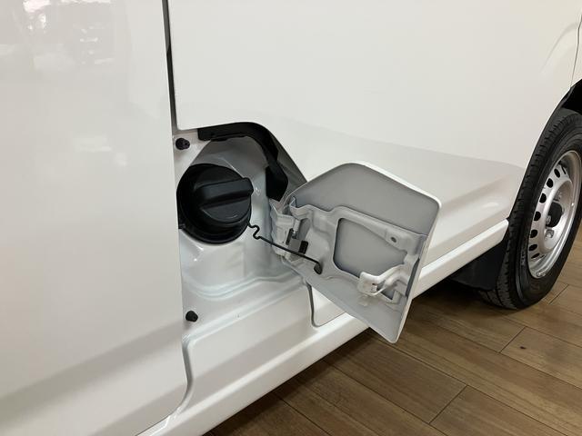 ハイゼットカーゴＤＸ　令和４年式／走行２．３万キロ／車検整備付き令和４年式／走行２．３万キロ／車検整備付き／ＡＭ／ＦＭラジオ／２ＷＤ／ＣＶＴ／運転席助手席パワーウィンド／キーレスエントリー（大阪府）の中古車