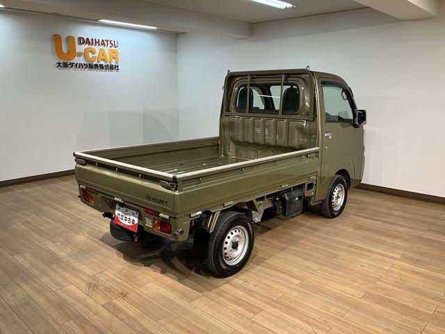 ハイゼットトラックスタンダード／走行６．５万ｋｍ／ＣＤ・ラジオチューナー１年間走行距離無制限保証／走行６．５万ｋｍ／ＣＤ・ラジオチューナー／マニュアルエアコン／ハロゲンヘッドライト／板キー２枚／ラバーマット（大阪府）の中古車