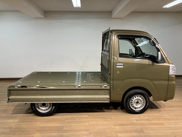 ハイゼットトラックスタンダード／走行６．５万ｋｍ／ＣＤ・ラジオチューナー１年間走行距離無制限保証／走行６．５万ｋｍ／ＣＤ・ラジオチューナー／マニュアルエアコン／ハロゲンヘッドライト／板キー２枚／ラバーマット（大阪府）の中古車