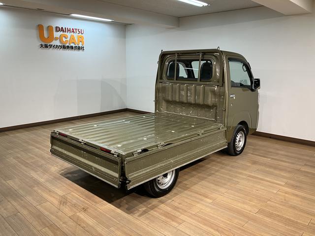 ハイゼットトラックスタンダード／走行６．５万ｋｍ／ＣＤ・ラジオチューナー１年間走行距離無制限保証／走行６．５万ｋｍ／ＣＤ・ラジオチューナー／マニュアルエアコン／ハロゲンヘッドライト／板キー２枚／ラバーマット（大阪府）の中古車
