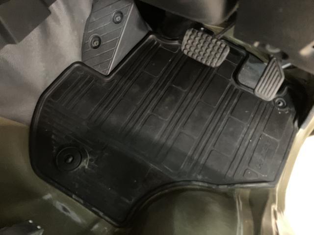 ハイゼットトラックスタンダード／走行６．５万ｋｍ／ＣＤ・ラジオチューナー１年間走行距離無制限保証／走行６．５万ｋｍ／ＣＤ・ラジオチューナー／マニュアルエアコン／ハロゲンヘッドライト／板キー２枚／ラバーマット（大阪府）の中古車