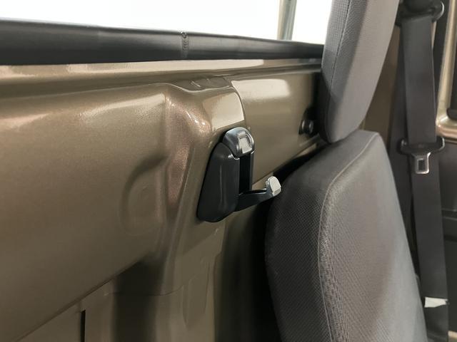 ハイゼットトラックスタンダード／走行６．５万ｋｍ／ＣＤ・ラジオチューナー１年間走行距離無制限保証／走行６．５万ｋｍ／ＣＤ・ラジオチューナー／マニュアルエアコン／ハロゲンヘッドライト／板キー２枚／ラバーマット（大阪府）の中古車