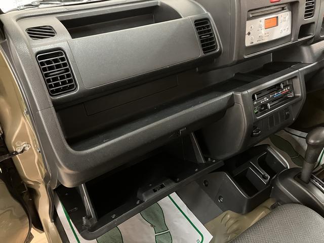 ハイゼットトラックスタンダード／走行６．５万ｋｍ／ＣＤ・ラジオチューナー１年間走行距離無制限保証／走行６．５万ｋｍ／ＣＤ・ラジオチューナー／マニュアルエアコン／ハロゲンヘッドライト／板キー２枚／ラバーマット（大阪府）の中古車