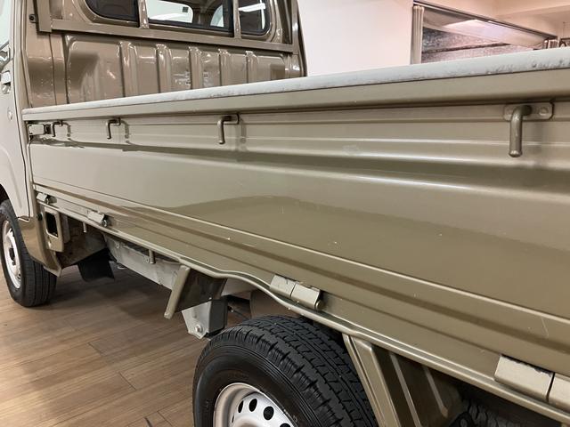 ハイゼットトラックスタンダード／走行６．５万ｋｍ／ＣＤ・ラジオチューナー１年間走行距離無制限保証／走行６．５万ｋｍ／ＣＤ・ラジオチューナー／マニュアルエアコン／ハロゲンヘッドライト／板キー２枚／ラバーマット（大阪府）の中古車