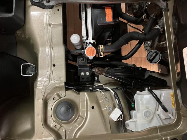 ハイゼットトラックスタンダード／走行６．５万ｋｍ／ＣＤ・ラジオチューナー１年間走行距離無制限保証／走行６．５万ｋｍ／ＣＤ・ラジオチューナー／マニュアルエアコン／ハロゲンヘッドライト／板キー２枚／ラバーマット（大阪府）の中古車