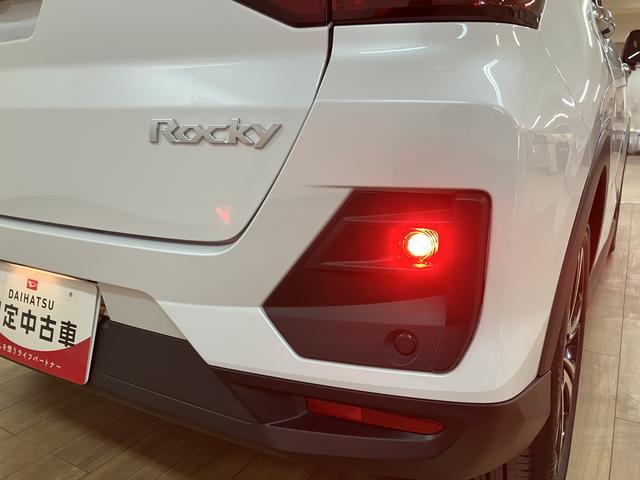 ロッキープレミアム／４ＷＤ／大画面ナビ／全方位カメラ／前後ドラレコ／大画面ナビ／全方位カメラ／前後ドラレコ／クルコン／ＥＴＣ／カーテンエアバッグ／サイドエアバッグ／衝突軽減ブレーキ／リヤフォグ／ＬＥＤヘッドライト／ＬＥＤフォグランプ／ＨＤＭＩ接続／シートヒーター／（大阪府）の中古車