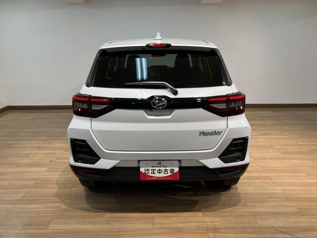 ロッキープレミアム／４ＷＤ／大画面ナビ／全方位カメラ／前後ドラレコ／大画面ナビ／全方位カメラ／前後ドラレコ／クルコン／ＥＴＣ／カーテンエアバッグ／サイドエアバッグ／衝突軽減ブレーキ／リヤフォグ／ＬＥＤヘッドライト／ＬＥＤフォグランプ／ＨＤＭＩ接続／シートヒーター／（大阪府）の中古車