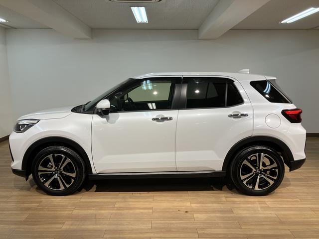 ロッキープレミアム／４ＷＤ／大画面ナビ／全方位カメラ／前後ドラレコ／大画面ナビ／全方位カメラ／前後ドラレコ／クルコン／ＥＴＣ／カーテンエアバッグ／サイドエアバッグ／衝突軽減ブレーキ／リヤフォグ／ＬＥＤヘッドライト／ＬＥＤフォグランプ／ＨＤＭＩ接続／シートヒーター／（大阪府）の中古車