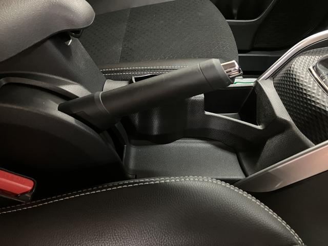 ロッキープレミアム／４ＷＤ／大画面ナビ／全方位カメラ／前後ドラレコ／大画面ナビ／全方位カメラ／前後ドラレコ／クルコン／ＥＴＣ／カーテンエアバッグ／サイドエアバッグ／衝突軽減ブレーキ／リヤフォグ／ＬＥＤヘッドライト／ＬＥＤフォグランプ／ＨＤＭＩ接続／シートヒーター／（大阪府）の中古車