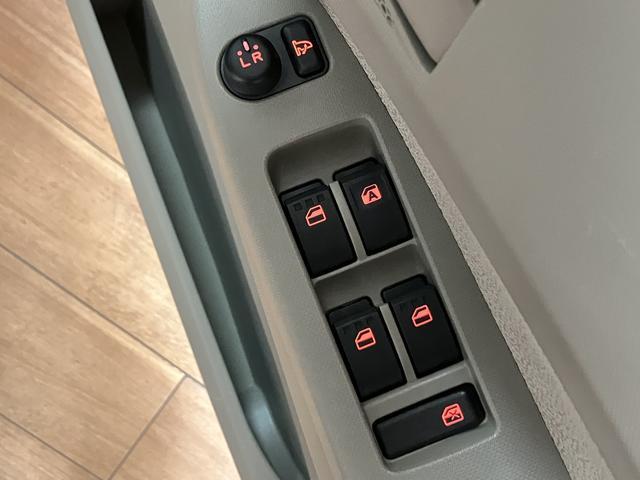 ムーヴＸ／走行２．５万キロ／車検整備渡し／１年間走行距離無制限保証走行２．５万キロ／車検整備渡し／１年間走行距離無制限保証／ＥＴＣ／アイドリングストップ／プッシュスタート／スマートキー／ＣＤ＆ラジオ／革巻きステアリングホイール／オートエアコン／電動格納ミラー／（大阪府）の中古車