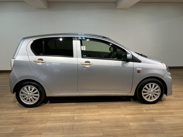 ミライースX 35thアニバーサリーゴールドエディション SA平成28年式/走行2.2万キロ/純正ナビ(NSZP−W66DE)/CD/DVD/USB/Bluetooth/フルセグ/ETC/キーレスエントリー/アルミホイール(大阪府)の中古車