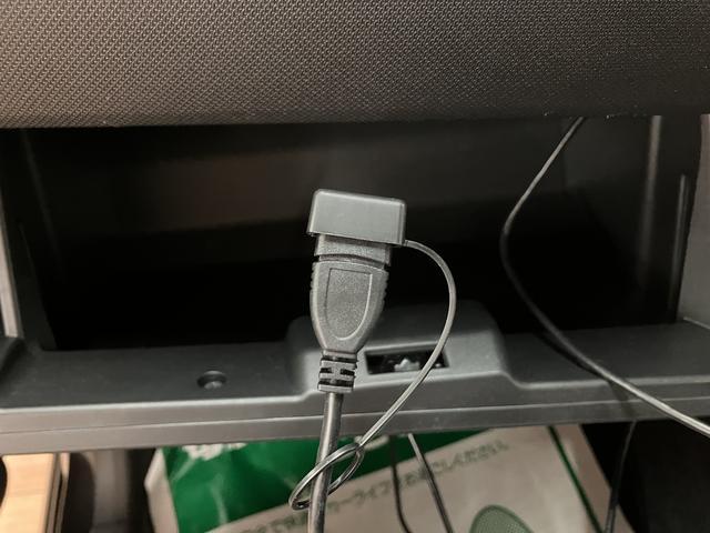 ムーヴカスタム RS 純正ナビ/ETC/ターボ車/平成25年式/走行2.8万キロ/車検整備付き/ターボ車/純正ナビ(NSZN−W63D)/CD/DVD/Bluetooth/フルセグ/USB/ETC/革巻きステアリング/アルミホイール/LEDヘッド(大阪府)の中古車