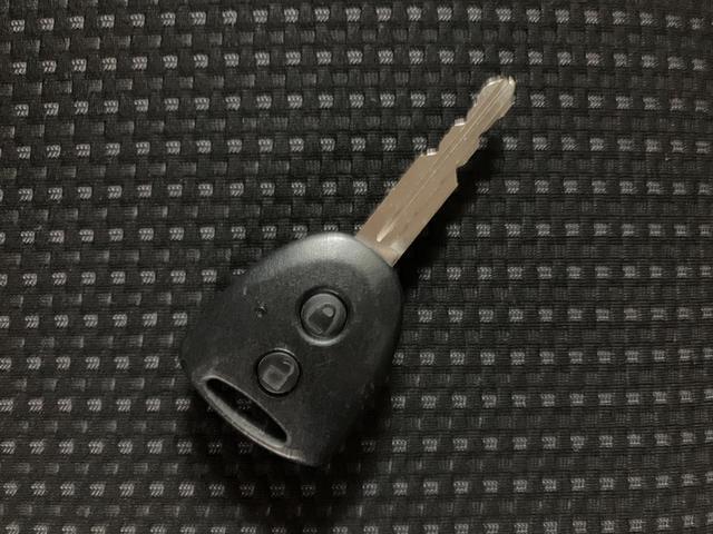 ハイゼットカーゴデッキバンＧ　ＳＡIII　　ＣＤステレオ／車検整備付き令和３年式／走行８．３万キロ／車検整備付き／ＣＤステレオ（ＣＵＫ−Ｗ６９Ｄ）／キーレスエントリー／ＬＥＤヘッドライト／フォグランプ／電動格納式ドアミラー／パワーウィンド／（大阪府）の中古車