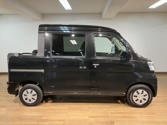 ハイゼットカーゴデッキバンＧ　ＳＡIII　　ＣＤステレオ／車検整備付き令和３年式／走行８．３万キロ／車検整備付き／ＣＤステレオ（ＣＵＫ−Ｗ６９Ｄ）／キーレスエントリー／ＬＥＤヘッドライト／フォグランプ／電動格納式ドアミラー／パワーウィンド／（大阪府）の中古車