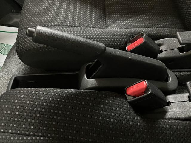 ハイゼットカーゴデッキバンＧ　ＳＡIII　　ＣＤステレオ／車検整備付き令和３年式／走行８．３万キロ／車検整備付き／ＣＤステレオ（ＣＵＫ−Ｗ６９Ｄ）／キーレスエントリー／ＬＥＤヘッドライト／フォグランプ／電動格納式ドアミラー／パワーウィンド／（大阪府）の中古車