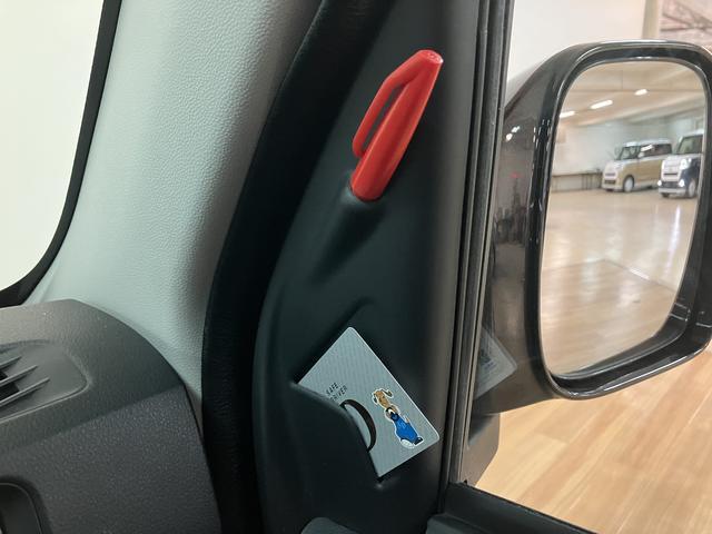 ハイゼットカーゴデッキバンＧ　ＳＡIII　　ＣＤステレオ／車検整備付き令和３年式／走行８．３万キロ／車検整備付き／ＣＤステレオ（ＣＵＫ−Ｗ６９Ｄ）／キーレスエントリー／ＬＥＤヘッドライト／フォグランプ／電動格納式ドアミラー／パワーウィンド／（大阪府）の中古車