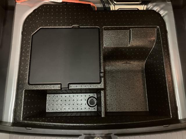 ロッキープレミアムＧ　ＨＥＶ　ナビ・前後ドラレコ・クルコンＲ５年式・走行距離３．４万キロ・純正７インチナビ・ナビ連動前後ドラレコ・クルーズコントロール・運転席／助手席シートヒーター・電子パーキング・ブレーキホールド・ＡＣ１００Ｖ電源・キーフリー２個（大阪府）の中古車