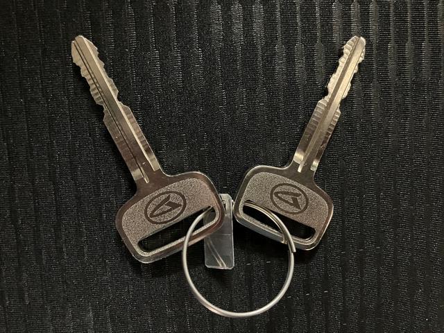 ハイゼットカーゴデッキバンＬ　令和７年式／走行６キロ／ＣＶＴデッキバン／令和７年式／走行６キロ／衝突軽減ブレーキ／パワーウィンド／アイドリングストップ／コーナーセンサー／（大阪府）の中古車