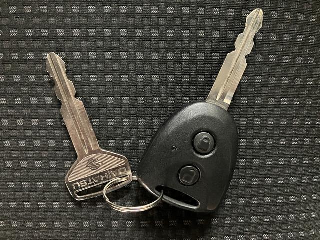 ハイゼットカーゴクルーズＳＡIII　ビジネスパック／タイヤ４本交換令和２年式／走行３．９万キロ／車検整備付き／ＥＴＣ／ビジネスパック／衝突軽減ブレーキ／タイヤ４本交換／電動格納式ドアミラー／パワーウィンド／アイドリングストップ／ＡＭ／ＦＭラジオ／（大阪府）の中古車