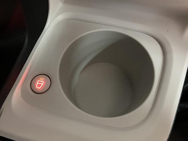 ムーヴキャンバスストライプスＧ／９インチディスプレイオーディオ／両側パワスラ新車保証継承／走行４ｋｍ／９インチディスプレイオーディオ／パノラマ／両側パワースライドドア／ＬＥＤヘッドライト・フォグランプ／前席シートヒーター／ホットカップホルダー／オートハイビーム／ワイヤレス充電（大阪府）の中古車