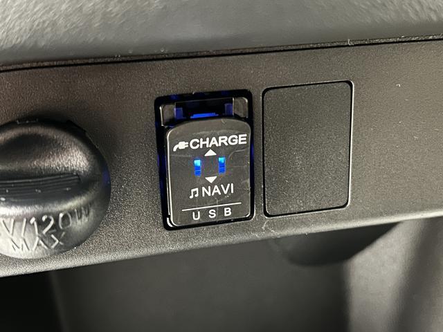 ムーヴキャンバスＧメイクアップリミテッド　ＳＡIII　純正ナビ／パノラマ純正ナビ（ＮＳＺＰ−Ｗ６９Ｄ）／ＣＤ／ＤＶＤ／フルセグ／Ｂｌｕｅｔｏｏｔｈ／車検整備付き／パノラマモニター／ドラレコ／ＥＴＣ／両側パワースライドドア／キーフリー／ＬＥＤヘッドライト／フォグランプ／（大阪府）の中古車