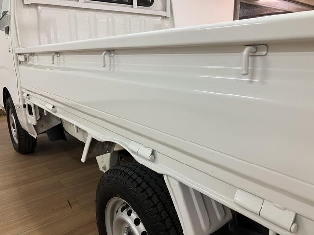 ハイゼットトラックスタンダード/走行5.9万km/AM・FMラジオ/平成28年1年間走行距離無制限保証/平成28年式/走行5.9万km/AM・FMラジオ/3AT/ハロゲンヘッドライト/マニュアルエアコン/マット/バイザー/車検整備渡し(大阪府)の中古車