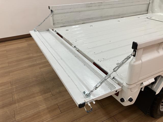 ハイゼットトラックスタンダード 2WD/5MT/令和3年式/荷台作業灯令和3年式/走行7.0万キロ/5MT/2WD/荷台作業灯/AM/FMラジオ/テールゲートチェーン/ラバーマット/ロングバイザー/ハロゲンヘッドライト/オートライト(大阪府)の中古車