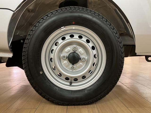 ハイゼットトラックスタンダード／Ｒ７年式／走行０．３万キロ／新車保証継承／令和７年式／走行０．３万キロ／２ＷＤ／ＣＶＴ／新車保証継承／障害物センサー／衝突軽減ブレーキ／横滑り防止装置／エアコン／パワステ／ＦＭ＆ＡＭラジオ／オートライト／アイドリングストップ／（大阪府）の中古車