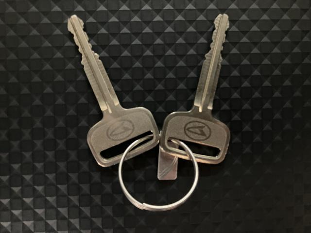 ハイゼットトラックスタンダード／Ｒ７年式／走行０．３万キロ／新車保証継承／令和７年式／走行０．３万キロ／２ＷＤ／ＣＶＴ／新車保証継承／障害物センサー／衝突軽減ブレーキ／横滑り防止装置／エアコン／パワステ／ＦＭ＆ＡＭラジオ／オートライト／アイドリングストップ／（大阪府）の中古車