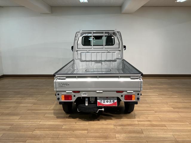 クリッパートラックＧＸ　パートタイム４ＷＤ／ナビ／ドラレコ／ＬＥＤヘッドライト令和６年式／走行０．６万キロ／パートタイム４ＷＤ／ナビ／ドラレコ／ＬＥＤヘッドライト／衝突軽減ブレーキ／キーレスエントリー／パワーウィンド／電動格納式ドアミラー／オートライト（大阪府）の中古車