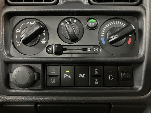 クリッパートラックＧＸ　パートタイム４ＷＤ／ナビ／ドラレコ／ＬＥＤヘッドライト令和６年式／走行０．６万キロ／パートタイム４ＷＤ／ナビ／ドラレコ／ＬＥＤヘッドライト／衝突軽減ブレーキ／キーレスエントリー／パワーウィンド／電動格納式ドアミラー／オートライト（大阪府）の中古車