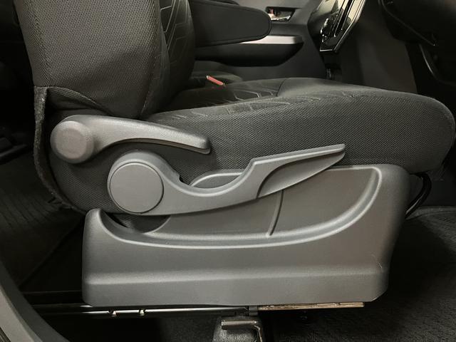 トールカスタムＧ　ＳＡII　　９インチナビ／ＥＴＣ／平成２９年式／走行６．４万キロ／車検整備付き／９インチナビ／ＥＴＣ／両側パワースライドドア／キーフリー／ＬＥＤヘッドライト／衝突軽減ブレーキ／フォグランプ／クルーズコントロール／オートライト（大阪府）の中古車