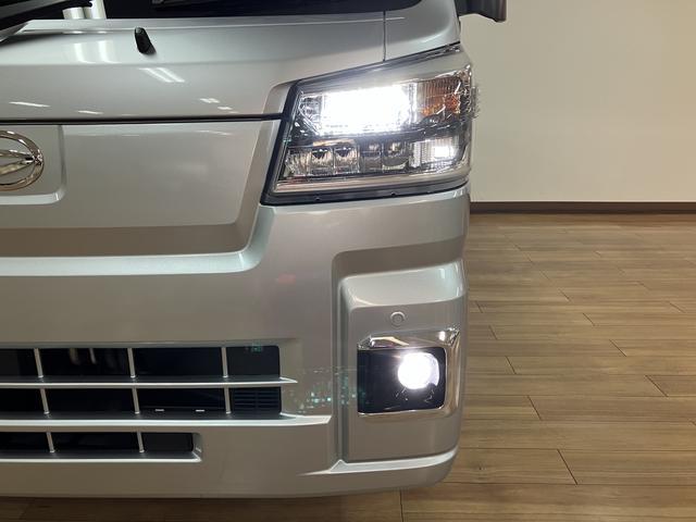 ハイゼットトラックスタンダード／４ＷＤ／５ＭＴ／走行２．１万キロ／新車保証継承４ＷＤ／５ＭＴ／走行２．１万キロ／令和６年式／新車保証継承／ＬＥＤヘッドライト／ＬＥＤフォグランプ／衝突軽減ブレーキ／荷台作業灯／ゲートプロテクター／ＦＭ＆ＡＭラジオ／（大阪府）の中古車