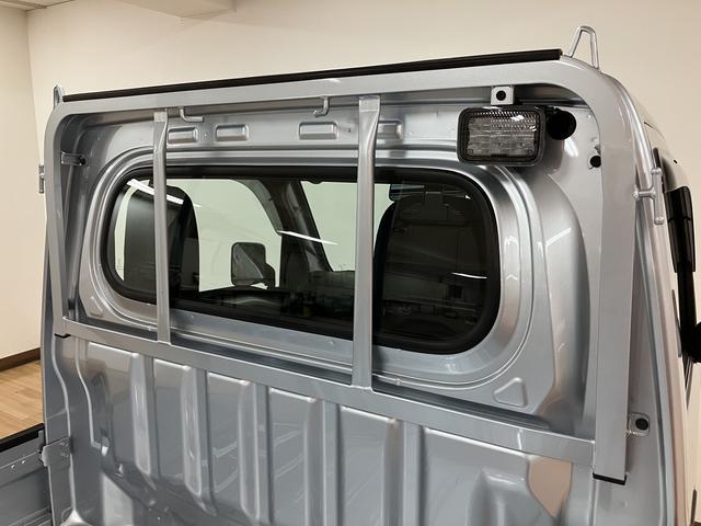 ハイゼットトラックスタンダード／４ＷＤ／５ＭＴ／走行２．１万キロ／新車保証継承４ＷＤ／５ＭＴ／走行２．１万キロ／令和６年式／新車保証継承／ＬＥＤヘッドライト／ＬＥＤフォグランプ／衝突軽減ブレーキ／荷台作業灯／ゲートプロテクター／ＦＭ＆ＡＭラジオ／（大阪府）の中古車
