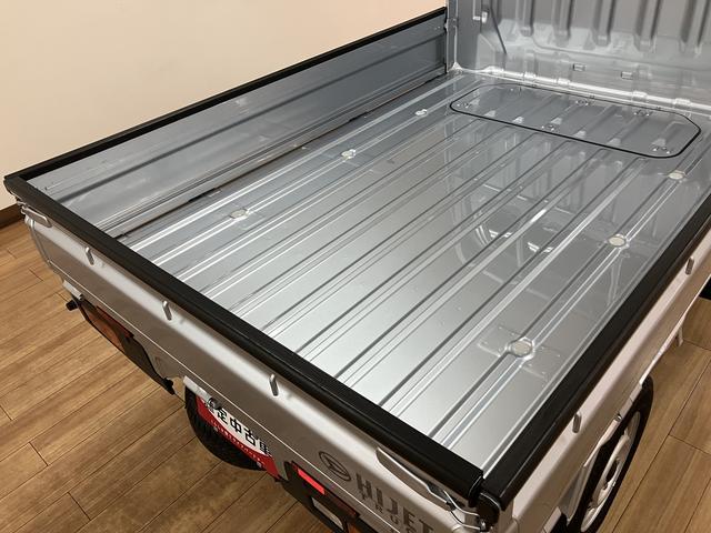 ハイゼットトラックスタンダード／４ＷＤ／５ＭＴ／走行２．１万キロ／新車保証継承４ＷＤ／５ＭＴ／走行２．１万キロ／令和６年式／新車保証継承／ＬＥＤヘッドライト／ＬＥＤフォグランプ／衝突軽減ブレーキ／荷台作業灯／ゲートプロテクター／ＦＭ＆ＡＭラジオ／（大阪府）の中古車