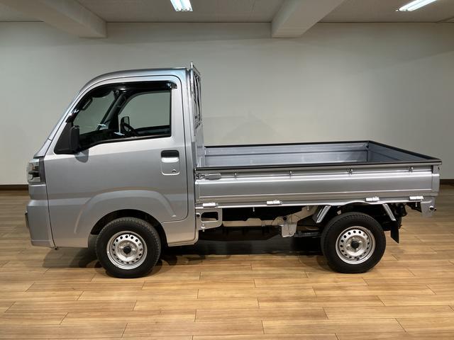 ハイゼットトラックスタンダード／４ＷＤ／５ＭＴ／走行２．１万キロ／新車保証継承４ＷＤ／５ＭＴ／走行２．１万キロ／令和６年式／新車保証継承／ＬＥＤヘッドライト／ＬＥＤフォグランプ／衝突軽減ブレーキ／荷台作業灯／ゲートプロテクター／ＦＭ＆ＡＭラジオ／（大阪府）の中古車