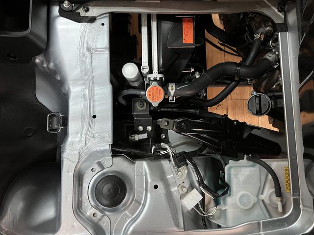 ハイゼットトラックスタンダード／４ＷＤ／５ＭＴ／走行２．１万キロ／新車保証継承４ＷＤ／５ＭＴ／走行２．１万キロ／令和６年式／新車保証継承／ＬＥＤヘッドライト／ＬＥＤフォグランプ／衝突軽減ブレーキ／荷台作業灯／ゲートプロテクター／ＦＭ＆ＡＭラジオ／（大阪府）の中古車