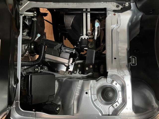 ハイゼットトラックスタンダード／４ＷＤ／５ＭＴ／走行２．１万キロ／新車保証継承４ＷＤ／５ＭＴ／走行２．１万キロ／令和６年式／新車保証継承／ＬＥＤヘッドライト／ＬＥＤフォグランプ／衝突軽減ブレーキ／荷台作業灯／ゲートプロテクター／ＦＭ＆ＡＭラジオ／（大阪府）の中古車
