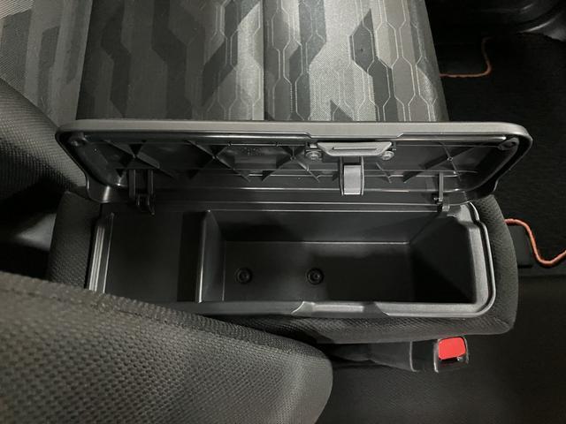 タントファンクロスターボ／令和５年式／走行１９０００キロ９インチディスプレイオーディオ／バックカメラ／前後ドラレコ／ＥＴＣ／電子パーキング／ブレーキホールド／本革巻ステアリング／ＬＥＤヘッドランプ／オートライト／オートエアコン／運転席・助手席シートヒーター（大阪府）の中古車
