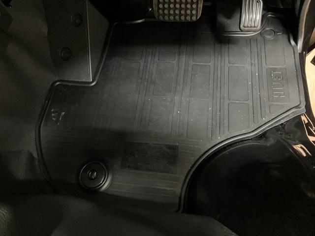 ハイゼットトラックジャンボエクストラ　２ＷＤ／ＣＶＴ／新車保証継承令和７年式／走行２１キロ／新車保証継承／２ＷＤ／ＣＶＴ／キーフリー／ＬＥＤヘッドライト／衝突軽減ブレーキ／フォグランプ／ラバーマット／電動格納式ドアミラー／アイドリングストップ（大阪府）の中古車